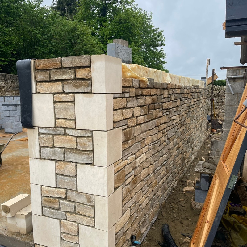 Bespoke boundary wall build